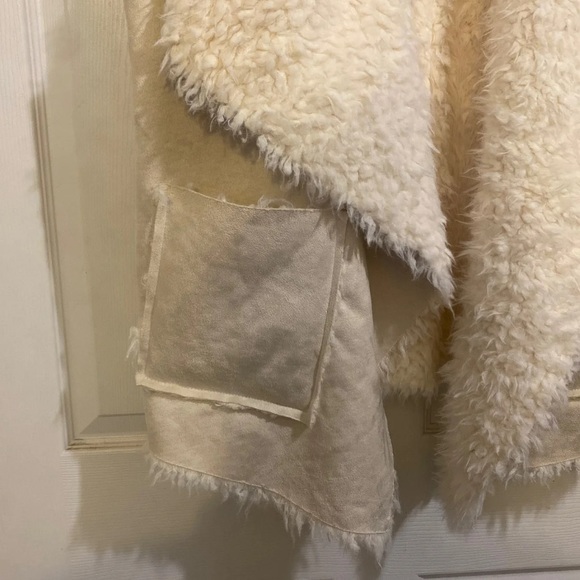 NWT Gorgeous Faux Fur Vest Size 1X - Picture 3 of 7